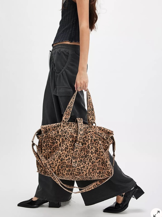 Free People Handbags - Free People Wild Thing Tote